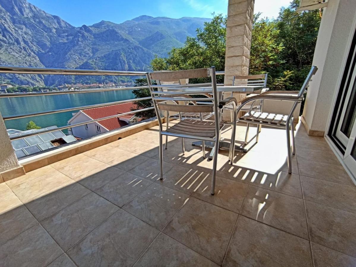 Apartment Cattaro Esterno foto
