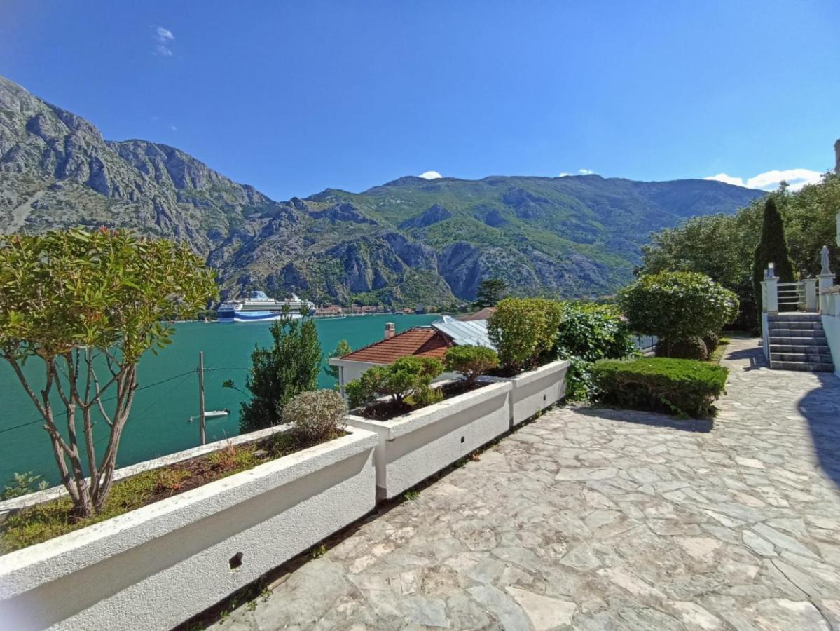 Apartment Cattaro Esterno foto