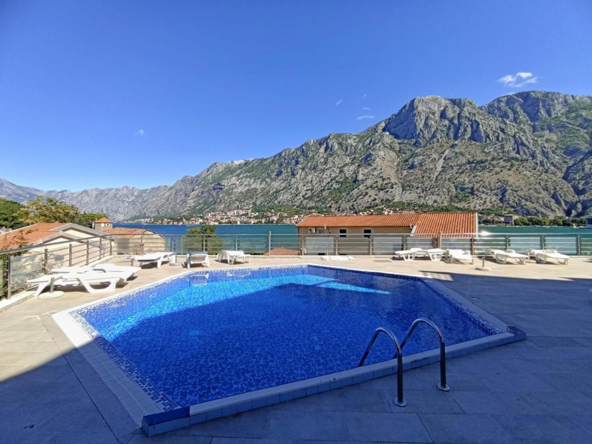 Apartment Cattaro Esterno foto