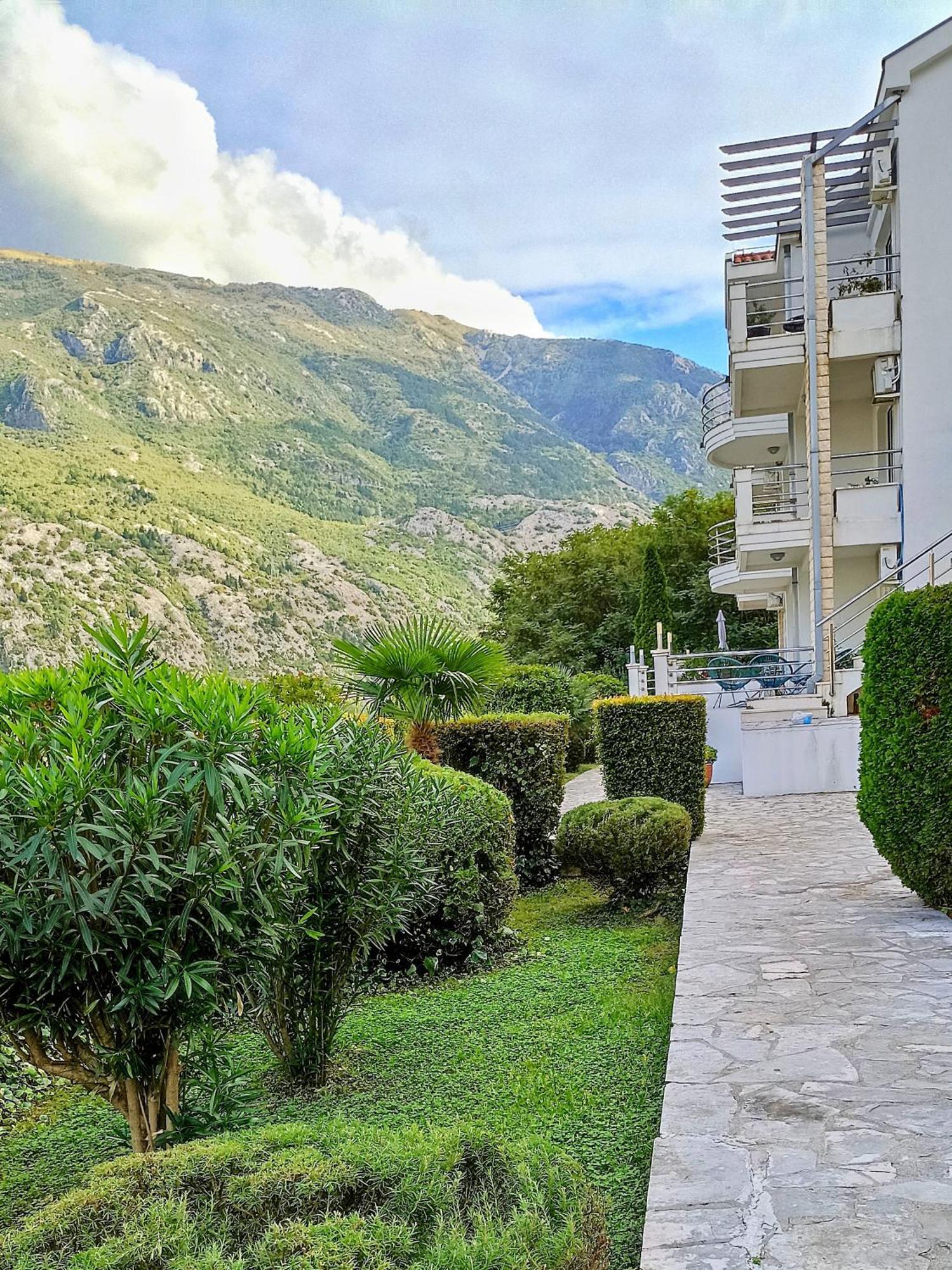 Apartment Cattaro Esterno foto